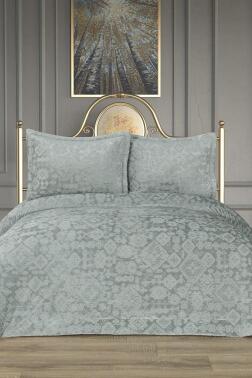 Emila Elyaf Dolgulu Çift Kişilik 250x255 Cm Yatak Örtüsü Adaçayı - Çeyiz Diyarı