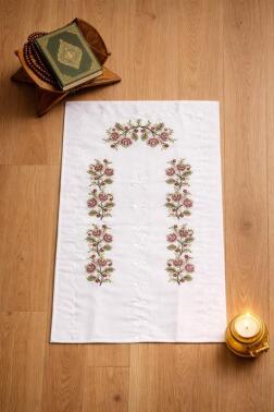 Kanaviçe İşlemeli Gardenya 70x135 cm Seccade Kahverengi - Çeyiz Diyarı