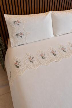 Pinkrose Nakışlı Çift Kişilik 3 Parça Nevresim Seti Krem Pudra