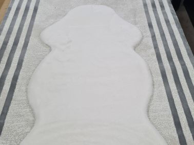 Rabbit Postu Tüylü Kaydırmaz Halı 80x150 Cm Beyaz - Çeyiz Diyarı