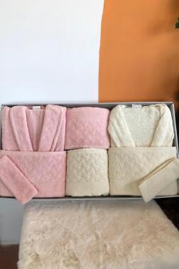 Şazeli 8 Parça Aile Bornoz Takımı Krem Pudra - Çeyiz Diyarı