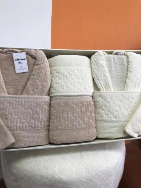 Su Yolu 8 Parça Aile Bornoz Takımı Krem - Açık Bej - Çeyiz Diyarı (1)